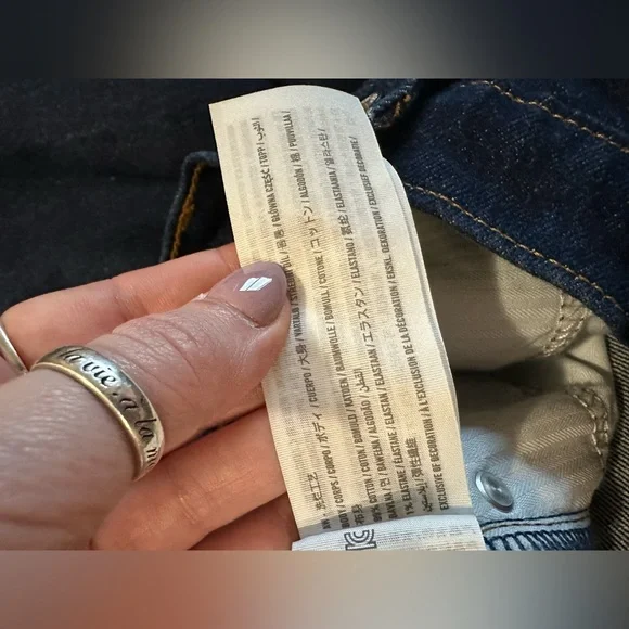 Abercrombie and fitch High Rise 90s Relaxed Jean dark wash size 10R like new - Picture 3 of 8